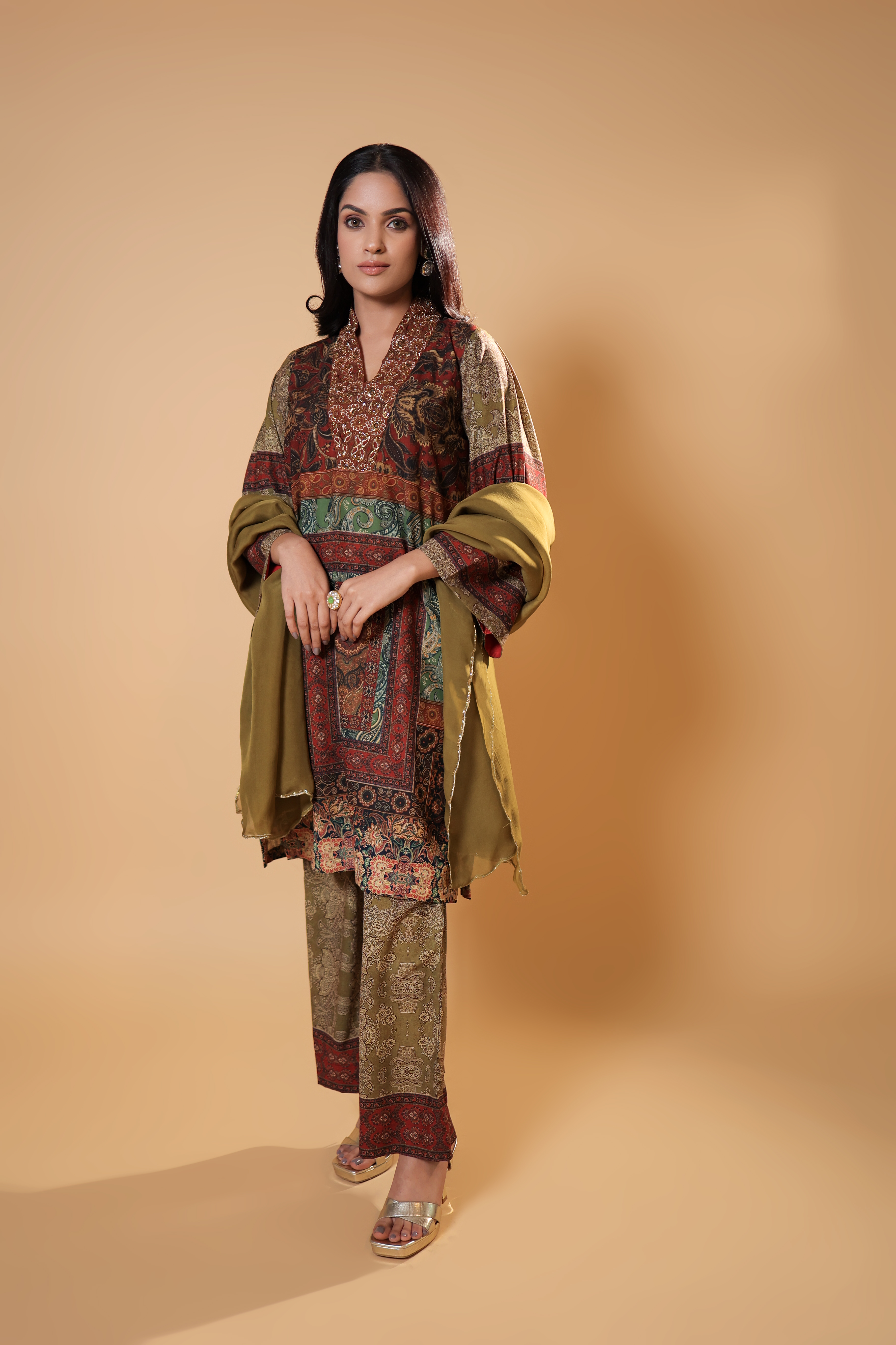 NAWAAZISH (Suit Set)