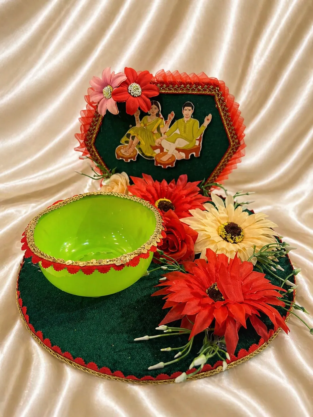 Royal Mehndi Couple Charm Platter