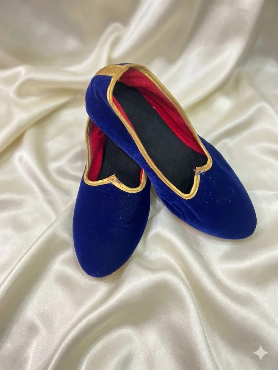 Royal Blue Velvet Traditional Jutti