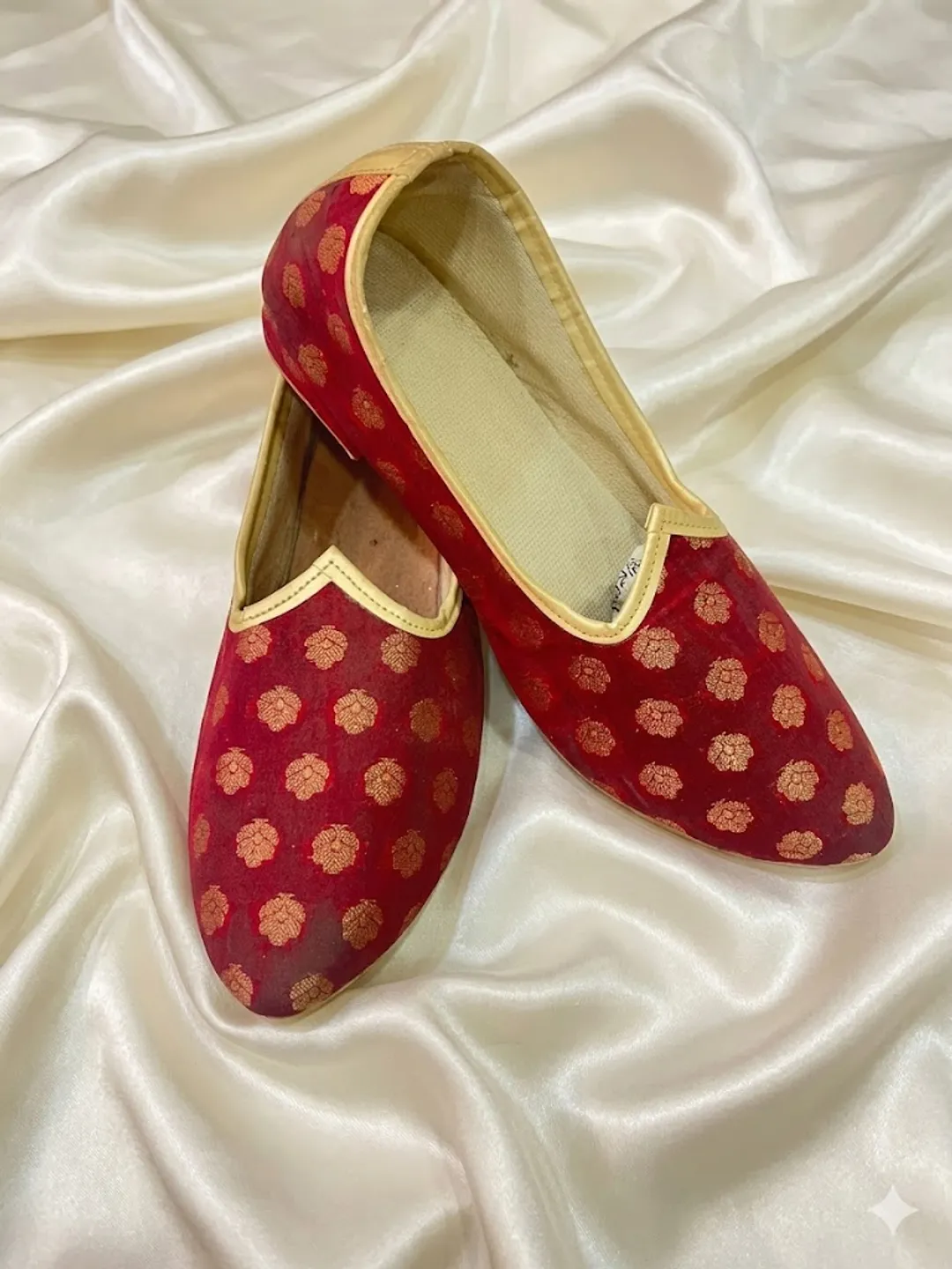 Royal Red Brocade Traditional Jutti
