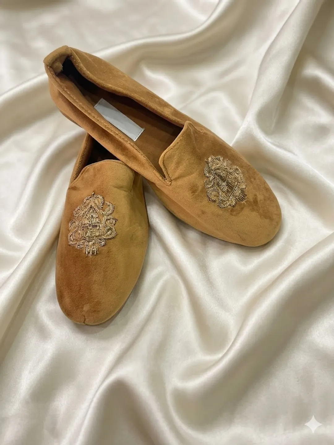 Royal Mustard Velvet Embroidered Jutti