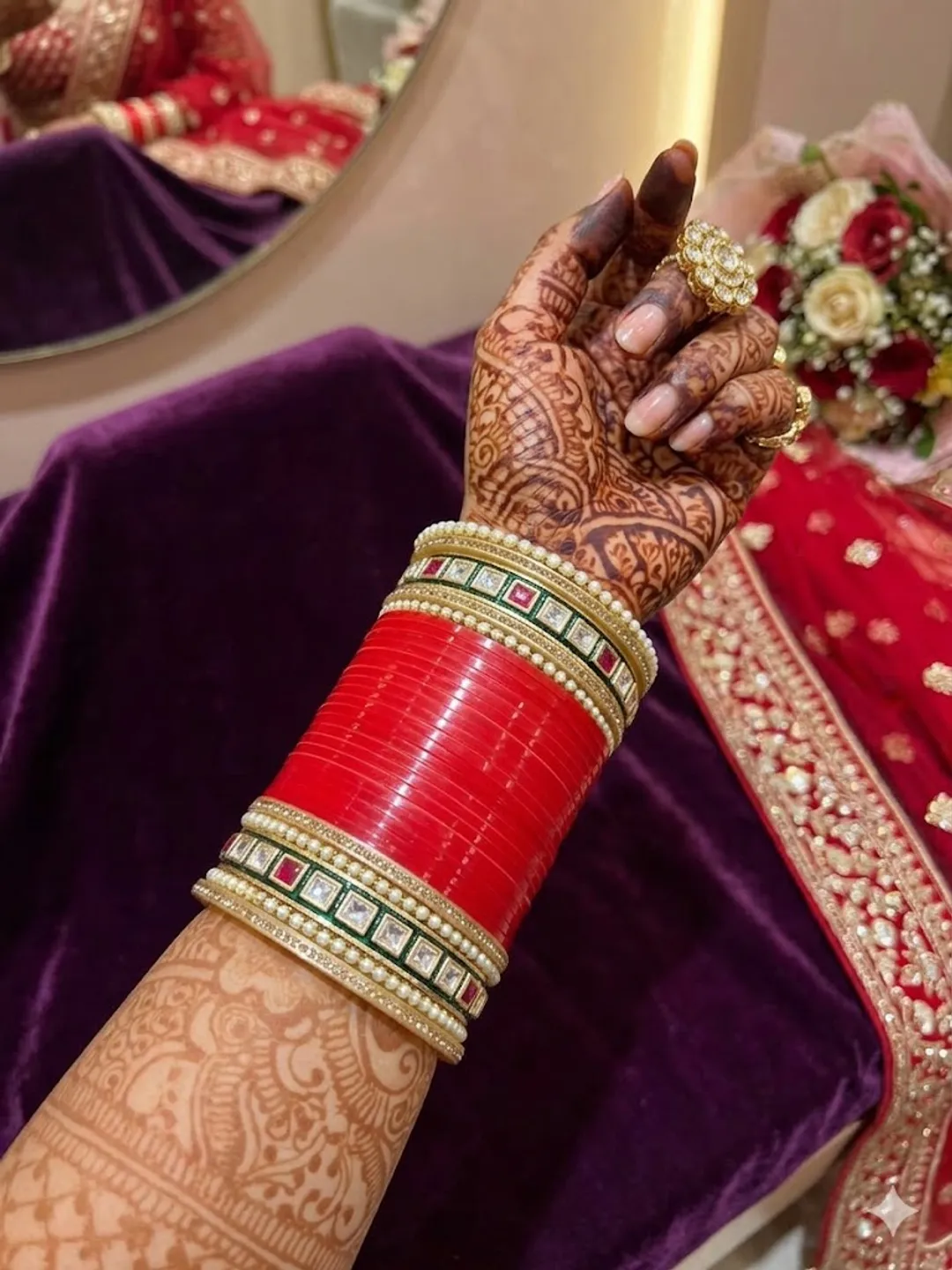 Red Kundan Chooda