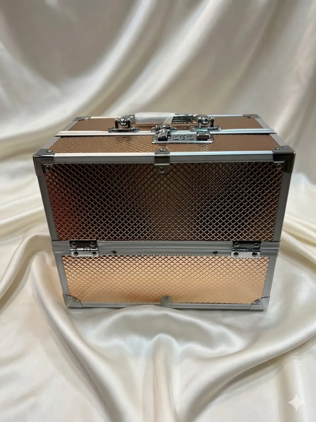 Open Cantilever Makeup Train Case with built-in Mirror