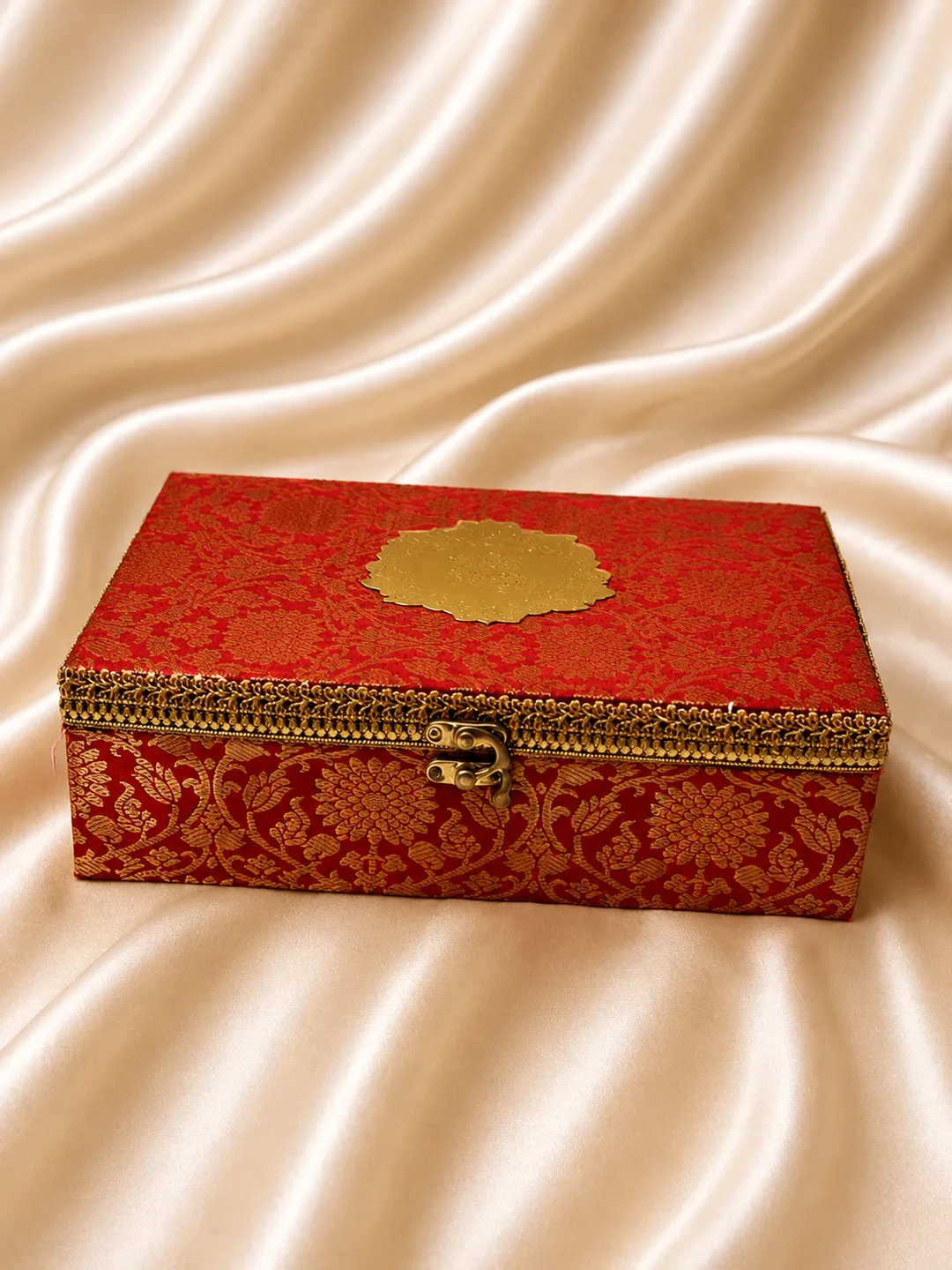 Vows Regal Wedding Invitation Chest
