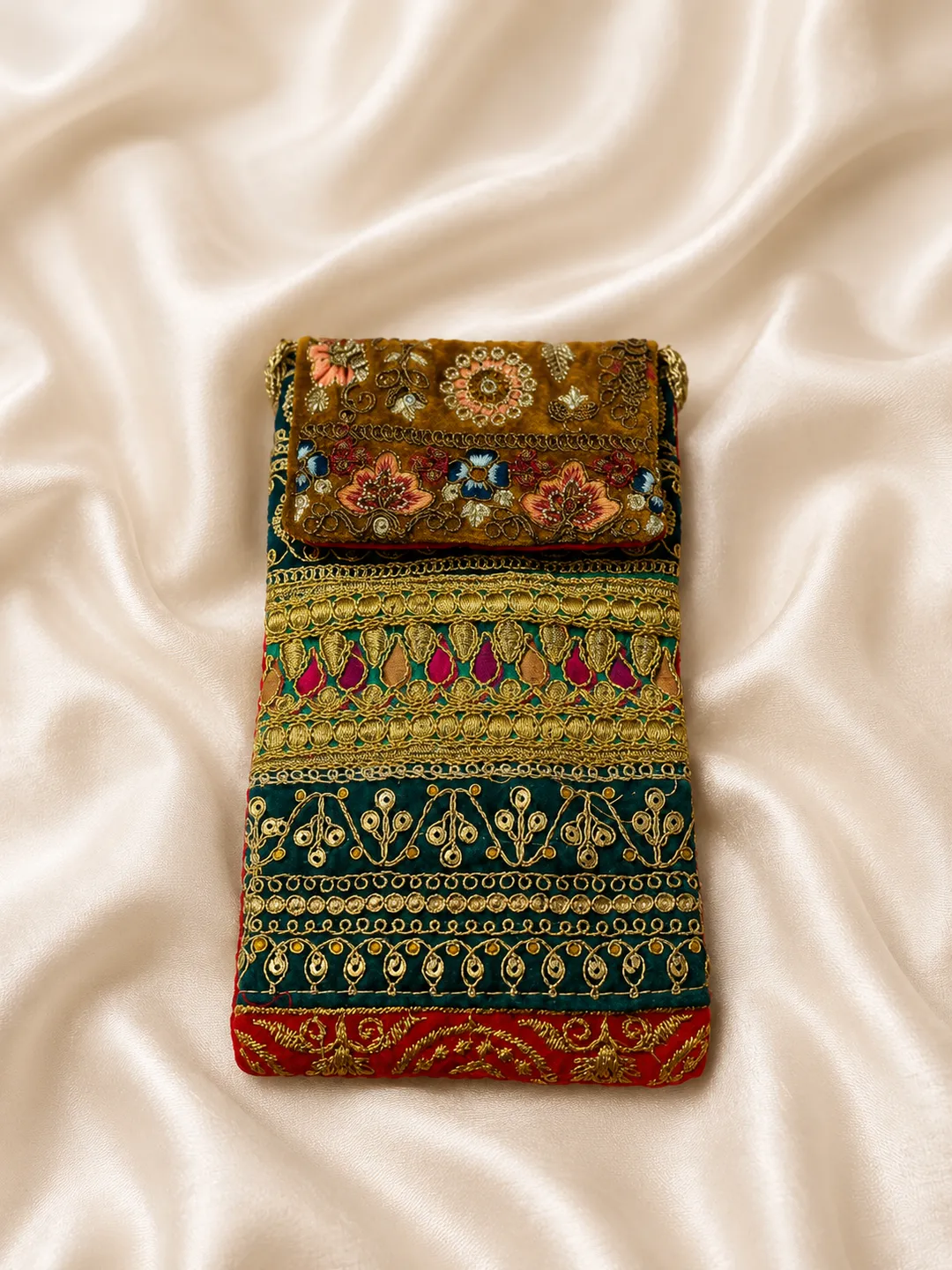 Noor-e-Riwayat Embroidered Mobile Sleeve