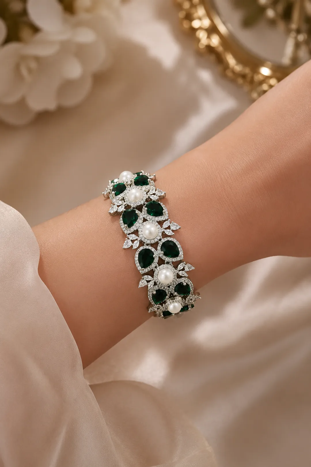 Regal Pearl Luxe Bracelet